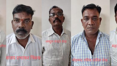 मुंबई गुन्हे शाखा-12 ची कारवाई पाच चोरांची टोळी गुन्हे शाखेच्या हाती लागली या आरोपींचा 40 गुन्ह्यांमध्ये सहभाग होता